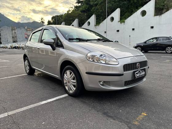 FIAT PUNTO 1.6 ESSENCE 16V FLEX 4P MANUAL